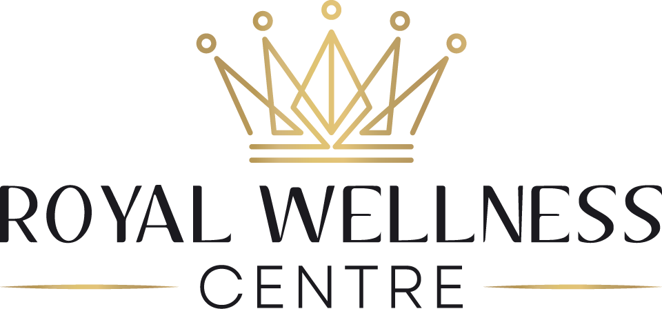 Massage therapist in spa location 